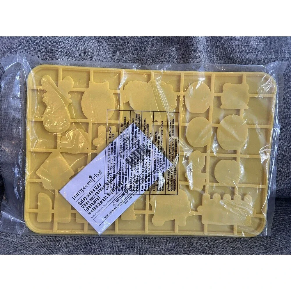 Pampered Chef Silicone Spring Cookie Mold 100182 Yellow New